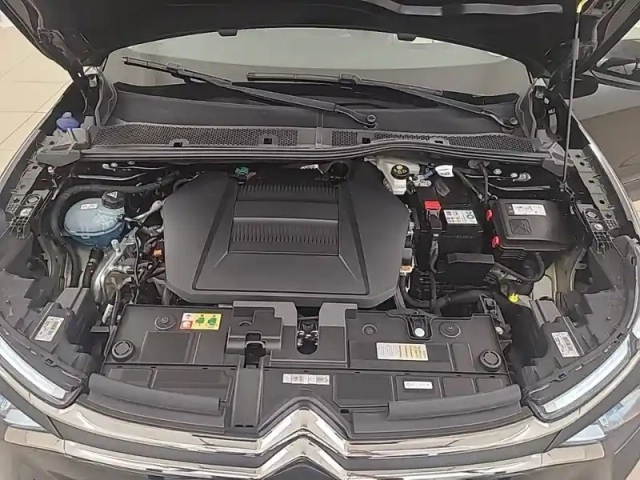 Citroën C4 e- 136 ch automatique — photo 27