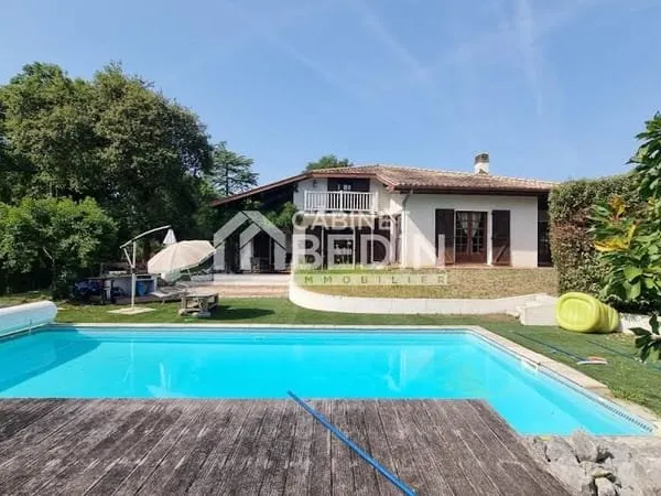 Maison 9 pièces 227 m²