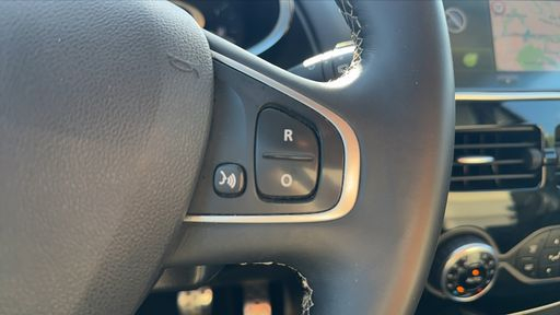 Renault Clio 0.9 TCe 90 - Intiale Paris – 2016 – 96153 km – Essence – Boîte Manuelle — photo 9