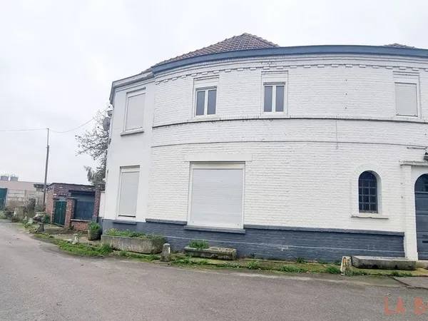 Maison 9 pièces 310 m²