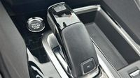 Peugeot 3008 1.2 PureTech 130ch S&S Roadtrip EAT8 — photo 14