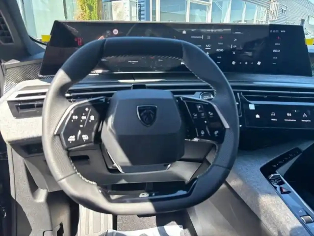 Peugeot 3008 electrique 210 ch 73 kwh — photo 9