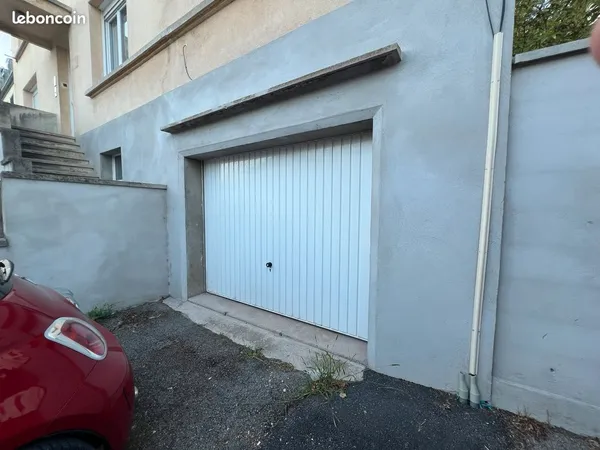 Garage Box Parking à louer - 15 m² - Montbéliard