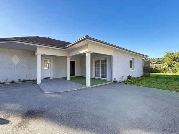 Maison de plain-pied 6 pièces 144 m²
