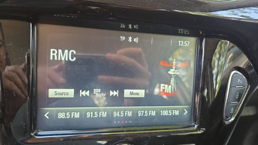 Opel Corsa 1.4 90 - Design 120 Ans – 2019 – 136739 km – Essence – Boîte Manuelle — photo 10
