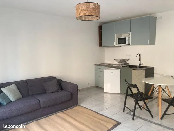 Joli Studio meublé 31 m2