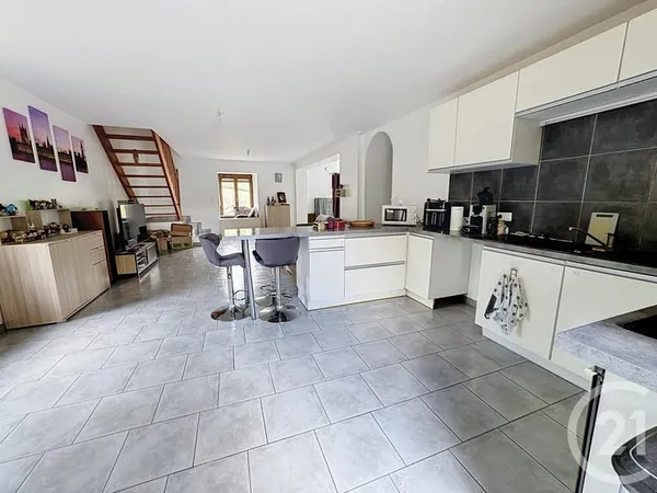 Maison 7 pièces 238 m²