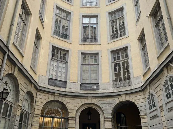 Appartement t2 duplex Rue du Plat
