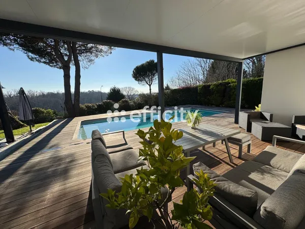 Maison 6 pièces 192 m²