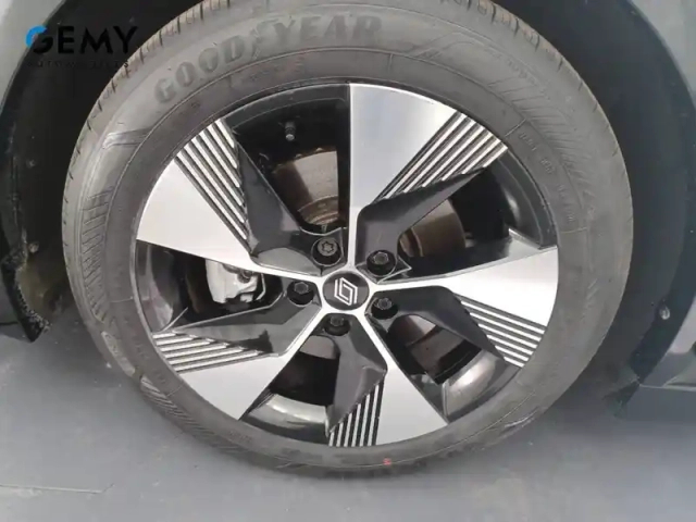 Renault Megane e-tech ev60 220 ch super charge — photo 26
