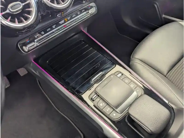 Mercedes Glb 200 d progressive line — photo 24