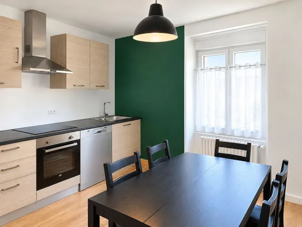 Bel appartement lumineux meublé au 2ème étage dans centre d'Yssingeaux