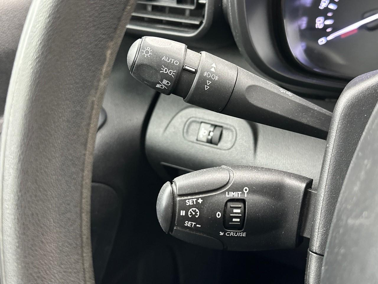 Citroën Berlingo van m 650 bluehdi 100 s&s bvm6 driver — photo 17