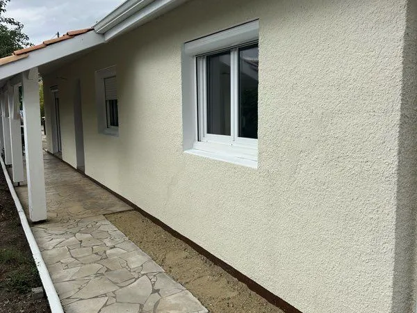 Maison plain-pied rénovée 3chambres et jardin