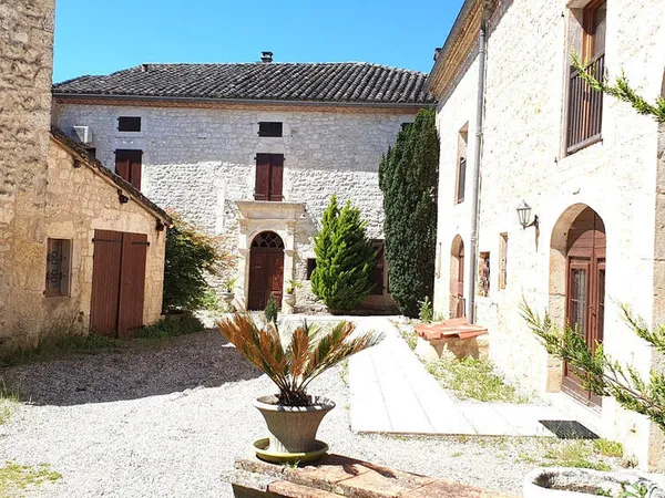 Propriété d'exception 3 habitations en pierres blanches Entre Cordes & Albi