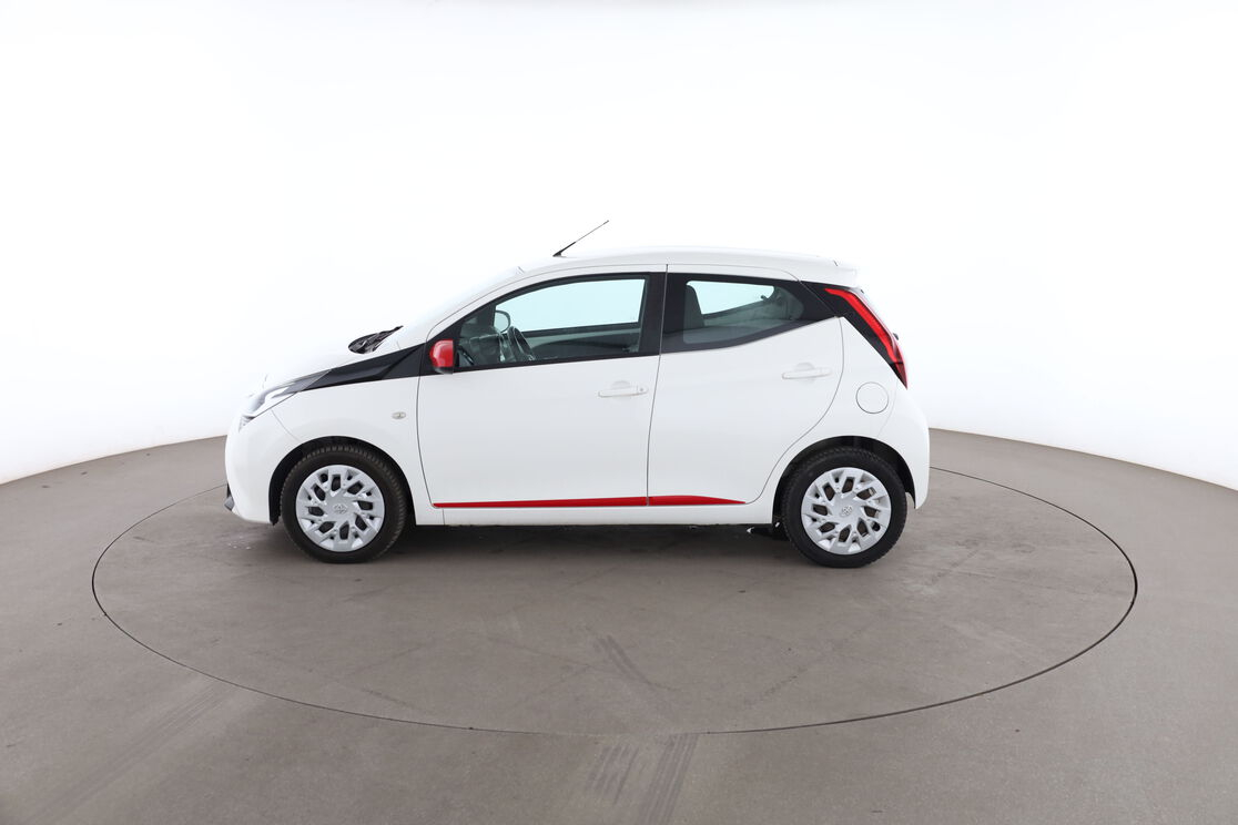 Toyota Aygo 1.0 VVT-i X-Play — photo 2