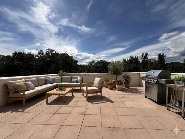 APPARTEMENT TOIT-TERRASSE DE 140 m² À VENDRE ? 5 PIÈCES À VIDAU