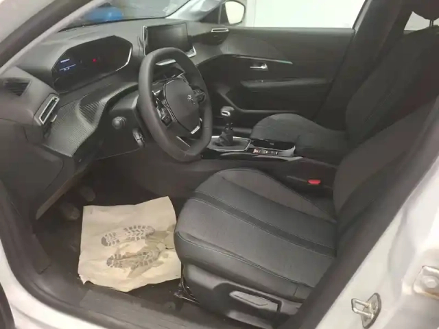 Peugeot 208 puretech 100 s&amp;s bvm6 — photo 10