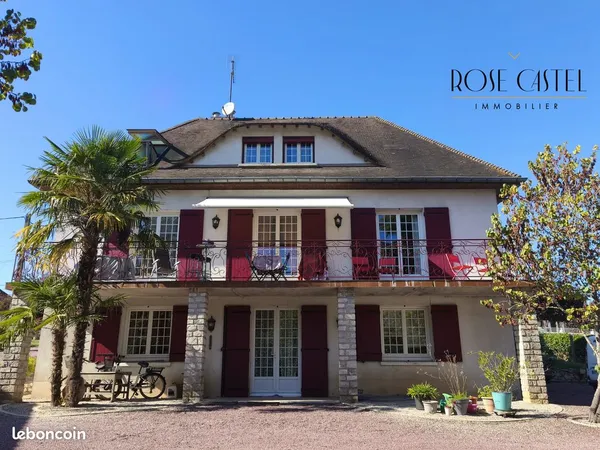 Maison 7 pièces 241 m²