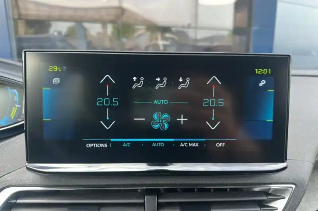 Peugeot 3008 hybrid4 300 e-eat8 — photo 24