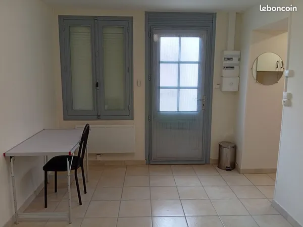 Studio meublé indépendant à Montceau les Mines