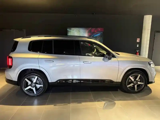 Mercedes Glb 200 — photo 16
