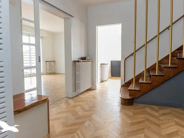 Maison 7 pièces 220 m²