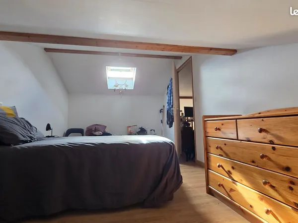 Chambre meublée & espace bureau privé (30 m²) - Maison de village avec jardin - Coloc à 2