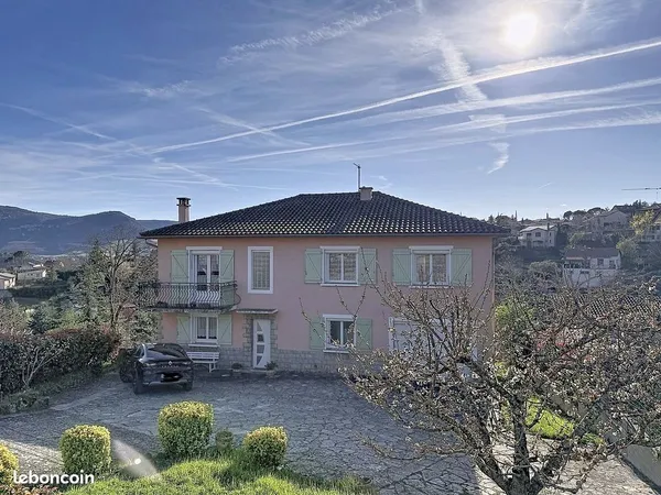 Maison 7 pièces 190 m²