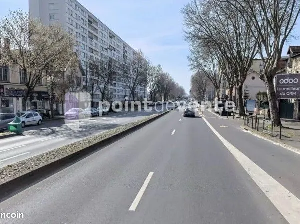 Local commercial 170 m²
