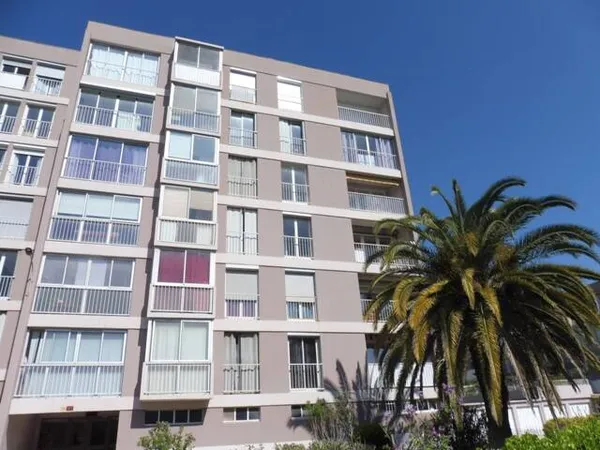 À vendre en Viager Occupé – Appartement F2 43 m² à La Garde (Var) Opportunité viager Var – Femme de 