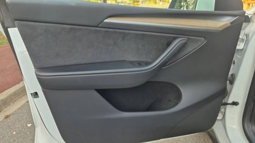 Tesla Model Y 275 Rwd - Standard Range – 2022 – 36852 km – Électrique – Boîte Automatique — photo 45
