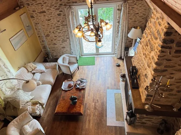 BIEN D'EXCEPTION MAISON DE CHARME AU COEUR DE LAVAL (RIVE D