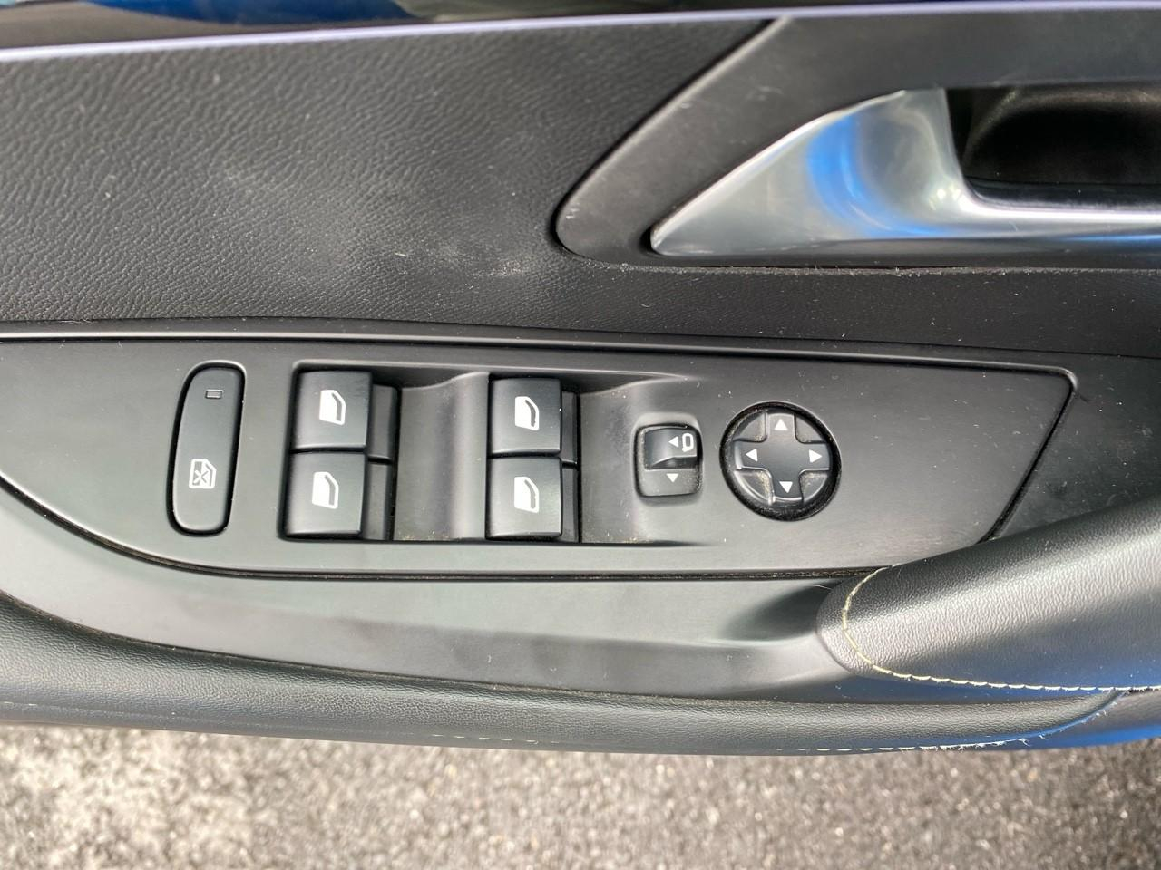 Peugeot 208 1.5 bluehdi 100ch s&s gt line — photo 13