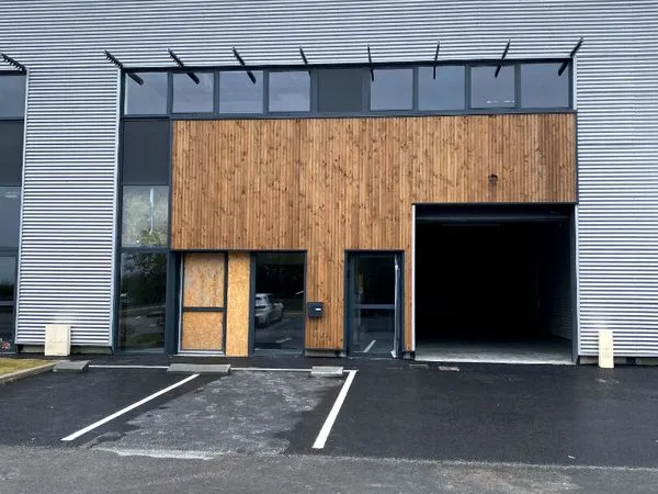 Local 125 m² BASSE GOULAINE