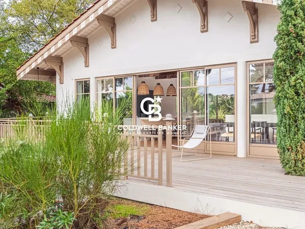 VILLA ENTIÈREMENT RÉNOVÉE 155M² - 4 CHAMBRES - PISCINE - CLIM - ABATILLES AU CALME
