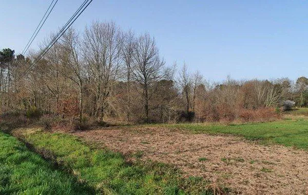 Terrain constructible 1607 m²