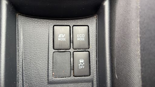 Toyota Yaris 1.5 VVT-i 100 Hybrid E-CVT - Collection – 2018 – 36785 km – Hybride essence – Boîte Automatique — photo 2