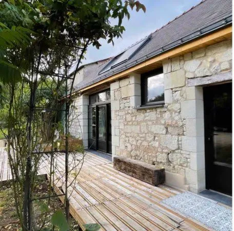 Grange rénovée meublée avec jardin - Location moyenne durée - secteur Brissac