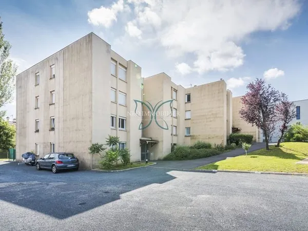 FRANCHEVILLELE HAUT - Place de parking en extérieur à louer