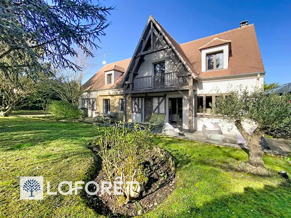 Maison 8 pièces 219 m²