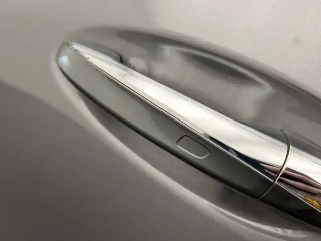 Mercedes Gla 200 d amg line — photo 20