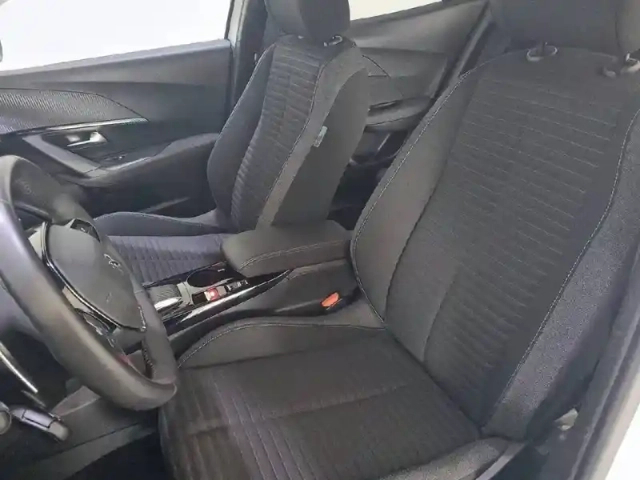 Peugeot 2008 puretech 130 s&amp;s eat8 — photo 11