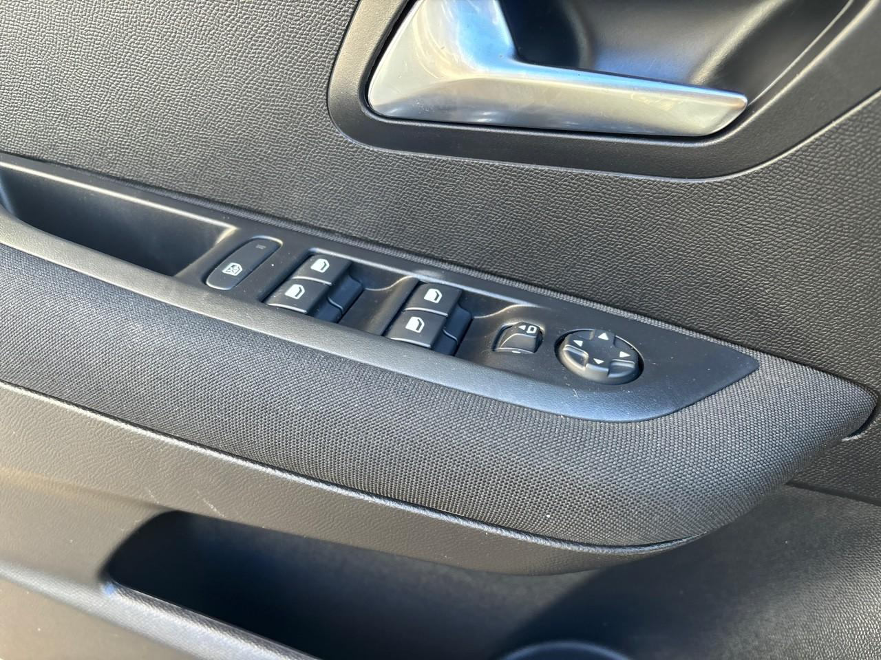 Peugeot 208 puretech 75 s&s bvm5 active pack — photo 13