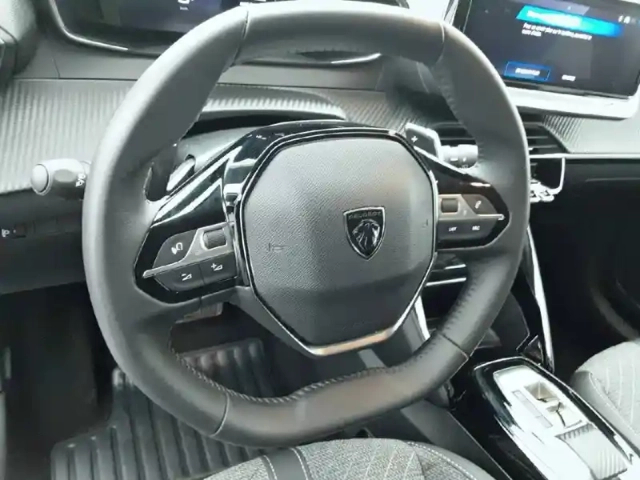 Peugeot 208 hybrid 110 e-dcs6 — photo 31