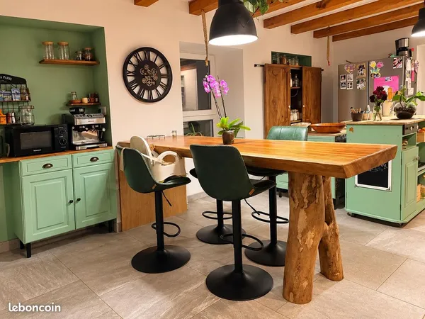 Maison indépendante avec terrain piscine et studio
