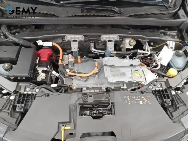 Renault Megane e-tech ev60 220 ch super charge — photo 27