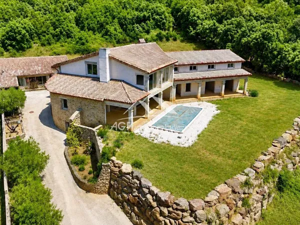 Ensemble immobilier, 5 logements proche Alès