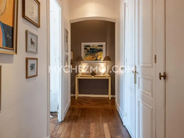 Vends t6 et plus - 110.92 m² - Vienne 38200