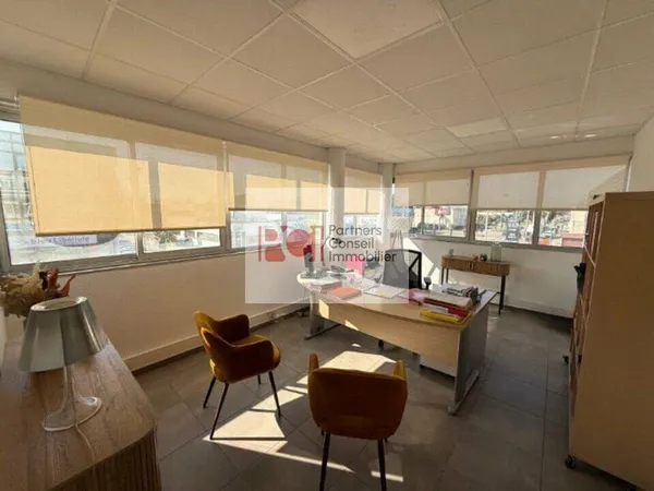 Bureaux 117 m²